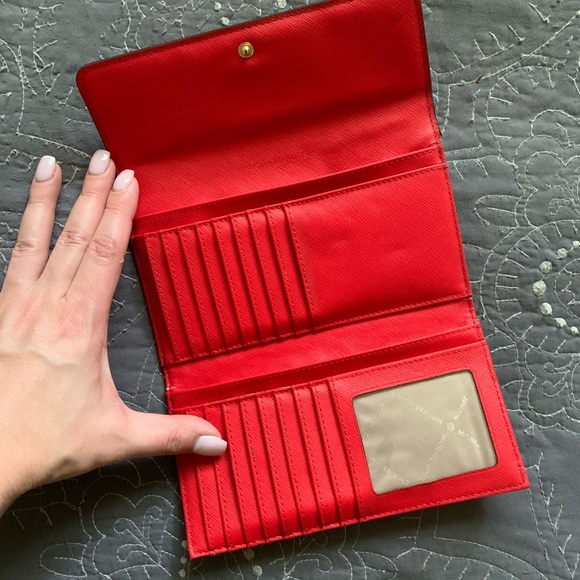 Michael Kors Wallet - Picture 2 of 5